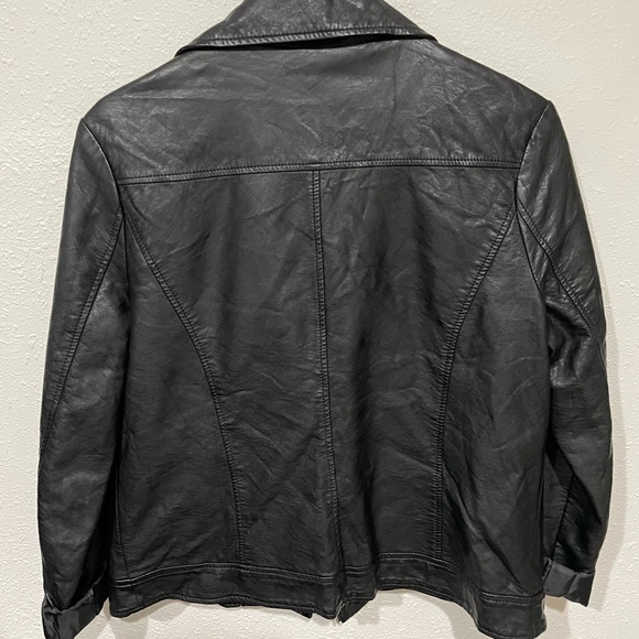 Black jacket - Picture 3 of 3